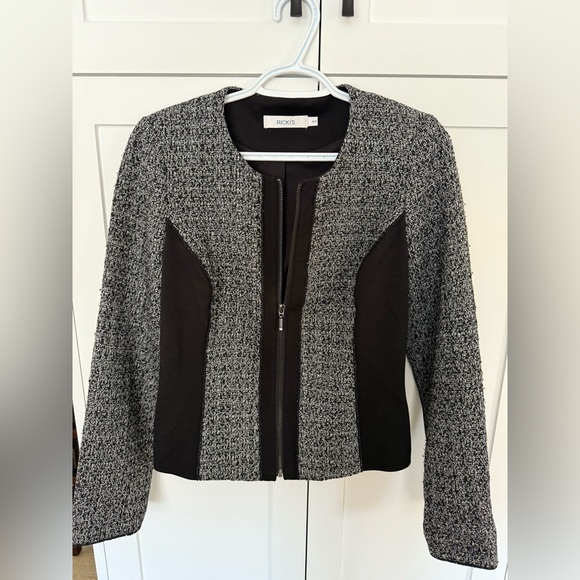 Ricki's Jacket - Picture 1 of 4